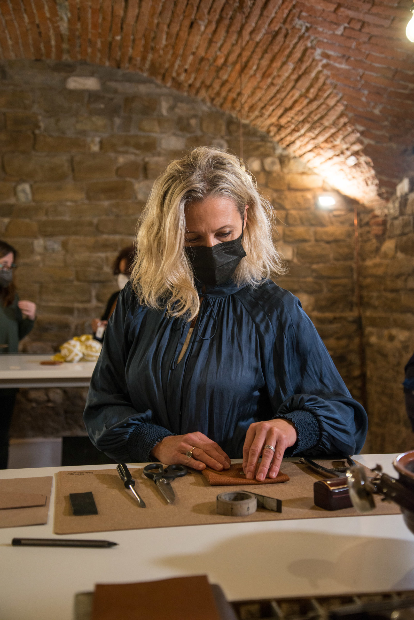 Private Leather Workshop in Florence with a Real Artisan
